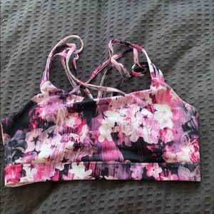 GapFit Strappy Sportsbra